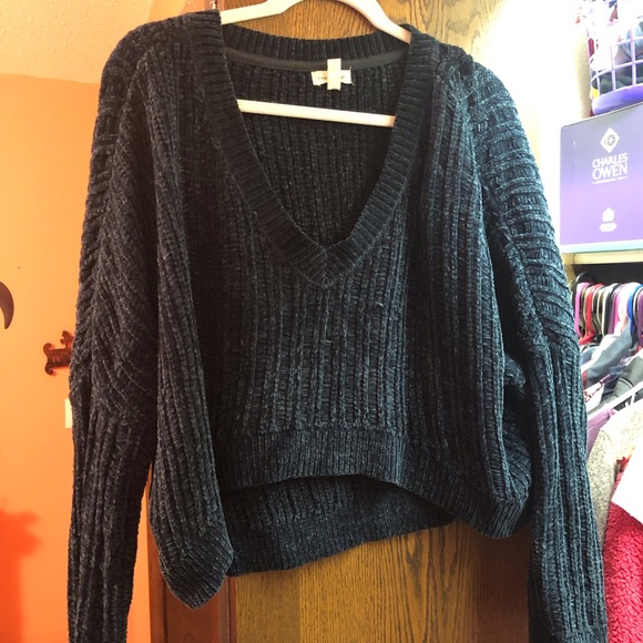 Urban Outfitters dark green soft sweater - Picture 1 of 1